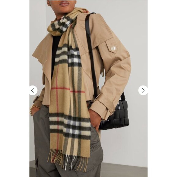 Burberry Fringed Checkered 100% Cashmere Scarf Unisex Designer Classic Timeless - Picture 2 of 7